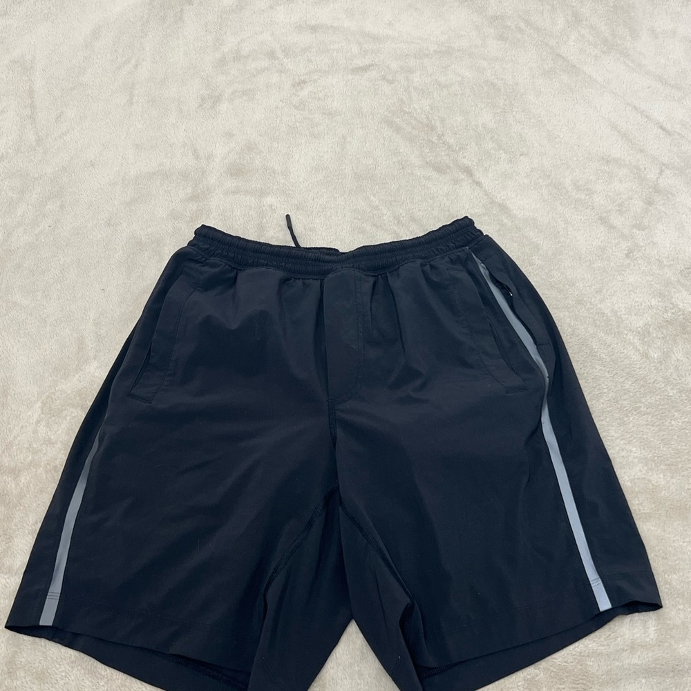 Lulu Lemon athletic Large shorts with insert